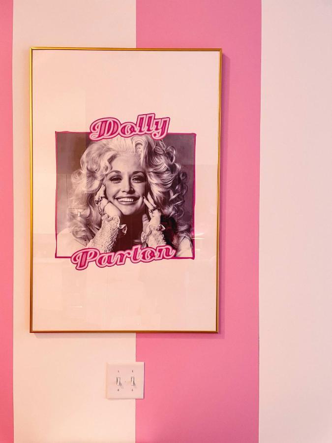 فيلا Dolly'S Delight - Boutique Bliss Mins From Broadway ناشفيل المظهر الخارجي الصورة